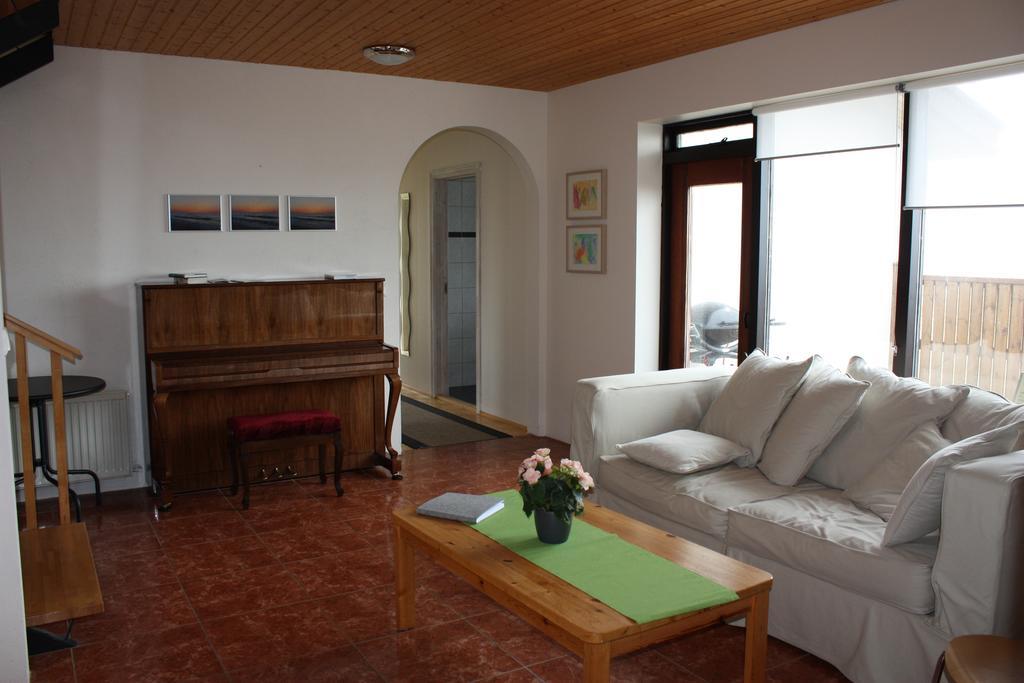 Guesthouse Gimbur Reykjarholl Esterno foto
